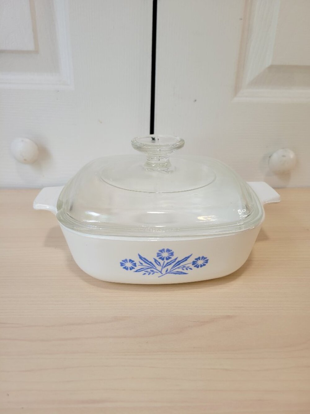 Vintage CorningWare Blue Cornflower 1-Quart Casserole Dish w/ Chipped Pyrex Lid